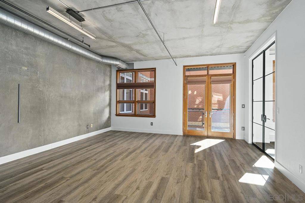 San Diego, CA 92101,877 Island Avenue #312