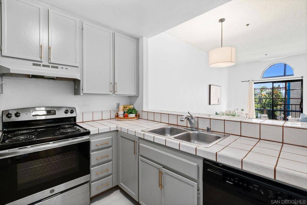 San Diego, CA 92115,5990 Dandridge Ln #198