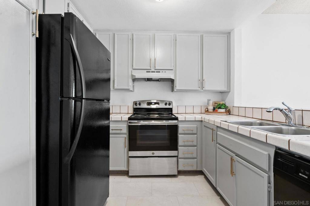 San Diego, CA 92115,5990 Dandridge Ln #198