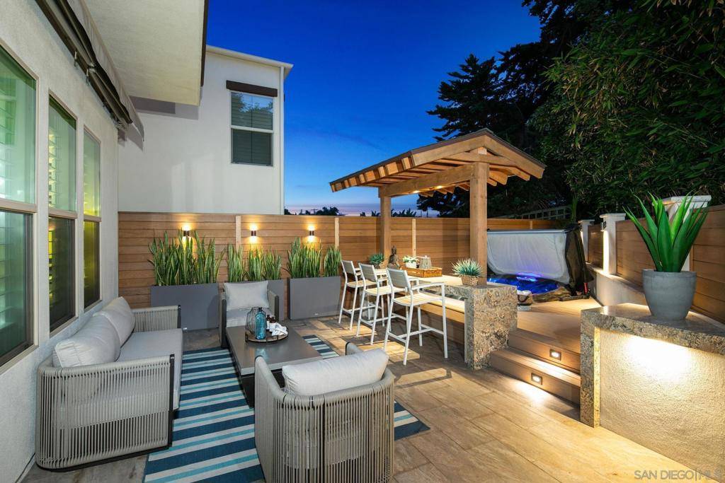 Encinitas, CA 92024,674 Caylpso Pl