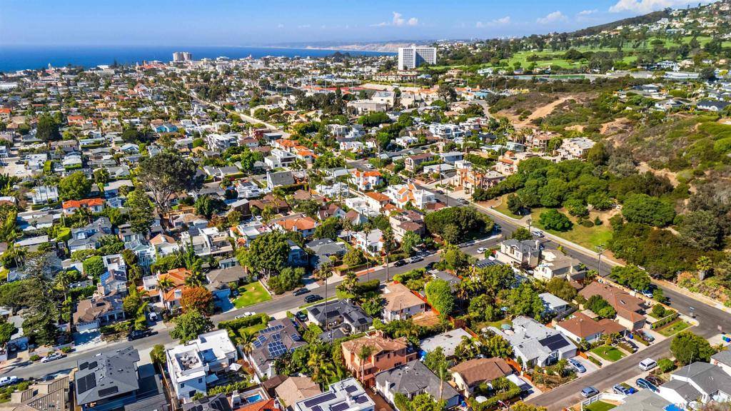 La Jolla, CA 92037,618 Gravilla Pl