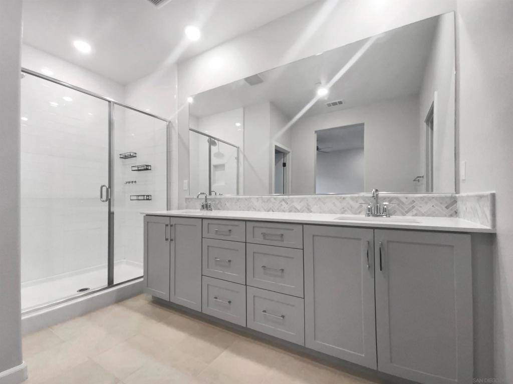 San Marcos, CA 92078,1206 Sunrise Vw #102