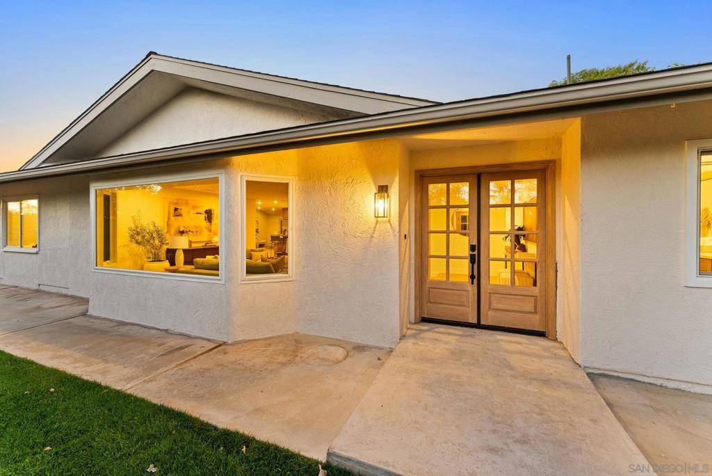 Poway, CA 92064,12830 Avenida La Valencia