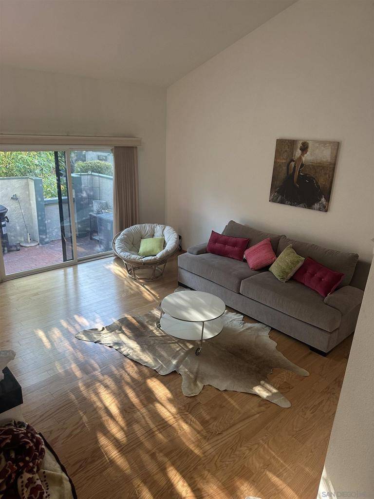 La Jolla, CA 92037,3312 Caminito Eastbluff #128