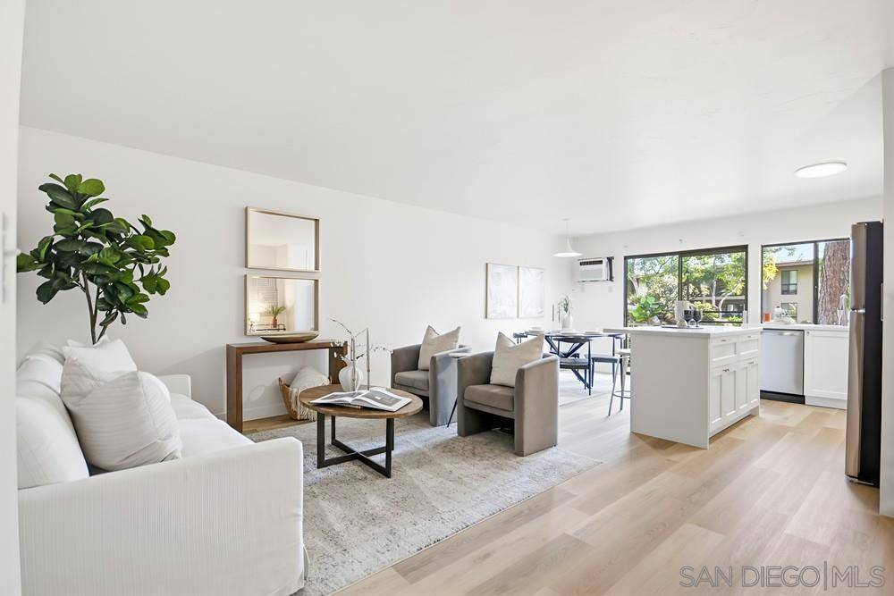 San Diego, CA 92119,7858 Cowles Mountain Ct #D7