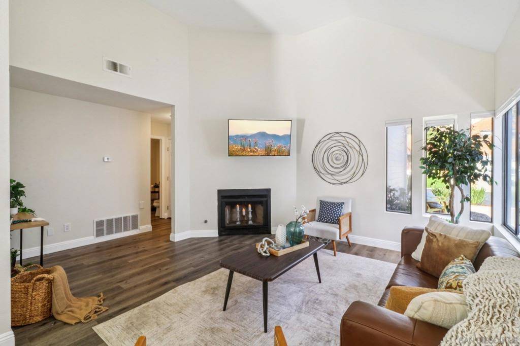 Carlsbad, CA 92008,2829 Forest View Way