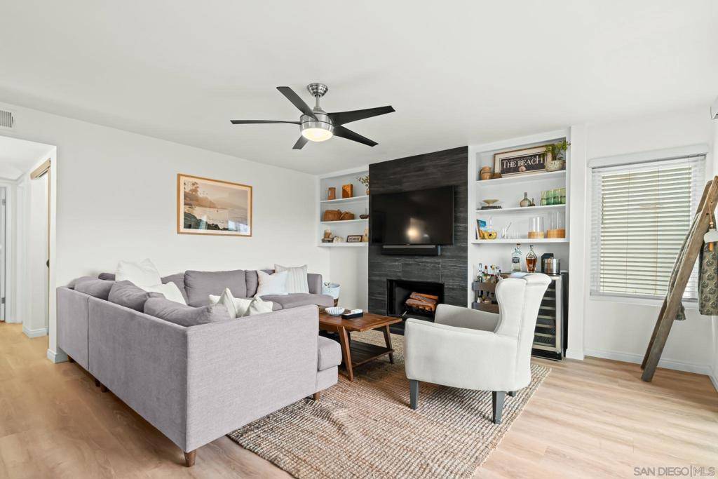 Oceanside, CA 92054,1324 S Pacific St #4