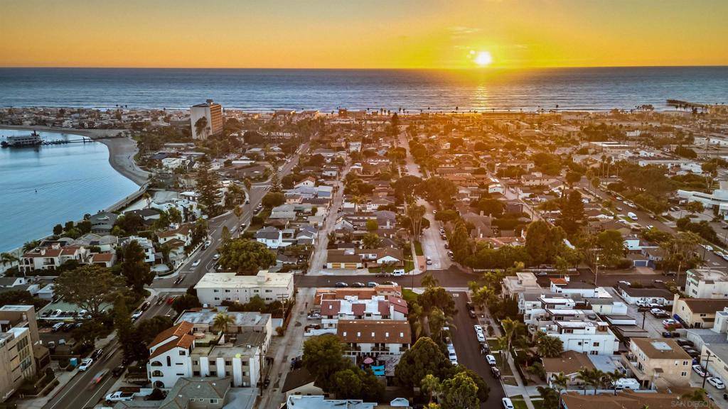 San Diego, CA 92109,1122 Oliver Ave