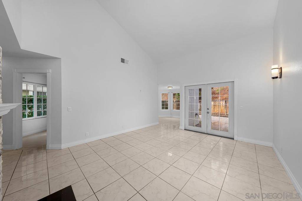 San Diego, CA 92139,2306 Manzana Way