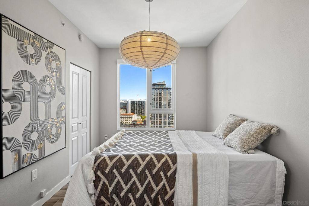 San Diego, CA 92101,300 W W Beech St #1808