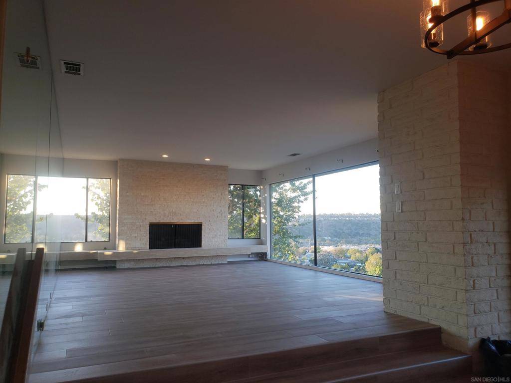 Del Cerro, CA 92120,5105 Fontaine