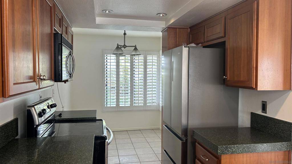 Del Mar, CA 92014,928 Intrepid Ct