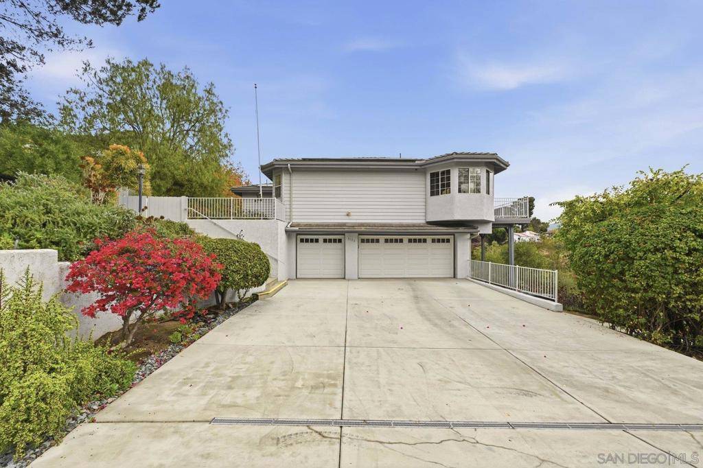 Escondido, CA 92025,3132 Don Rolando