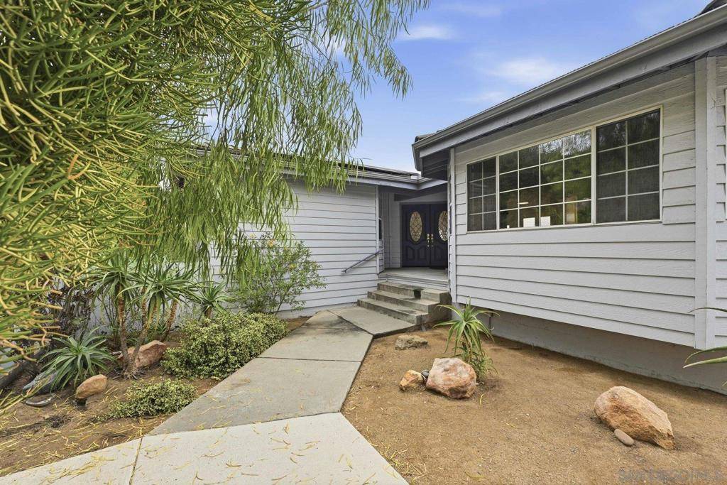 Escondido, CA 92025,3132 Don Rolando