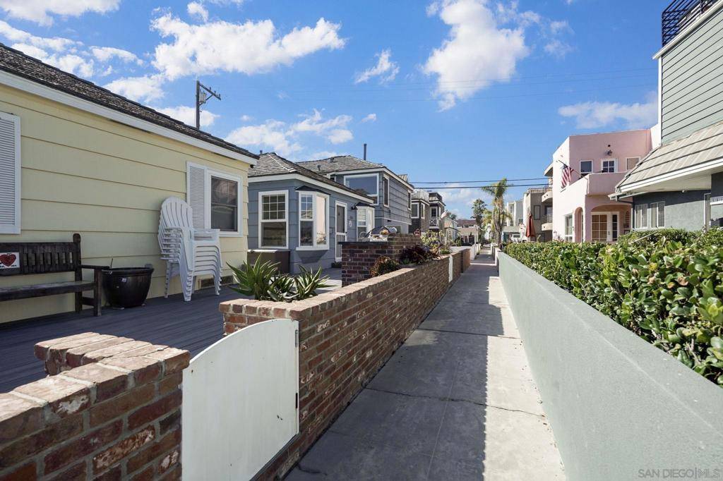 San Diego, CA 92109,831 Tangiers