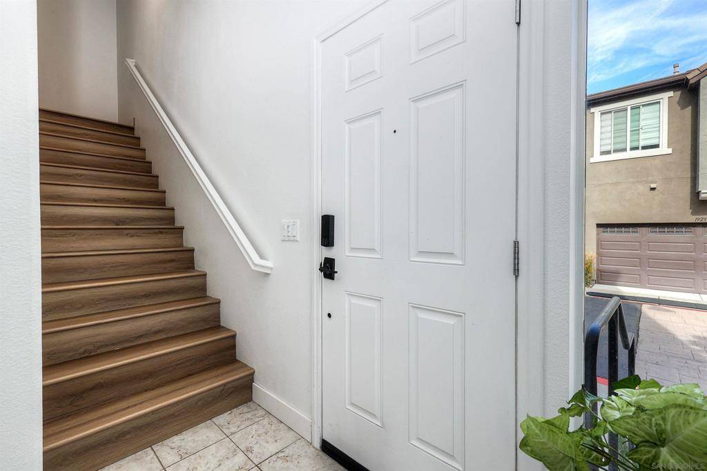 San Diego, CA 92071,1801 Clare Ln