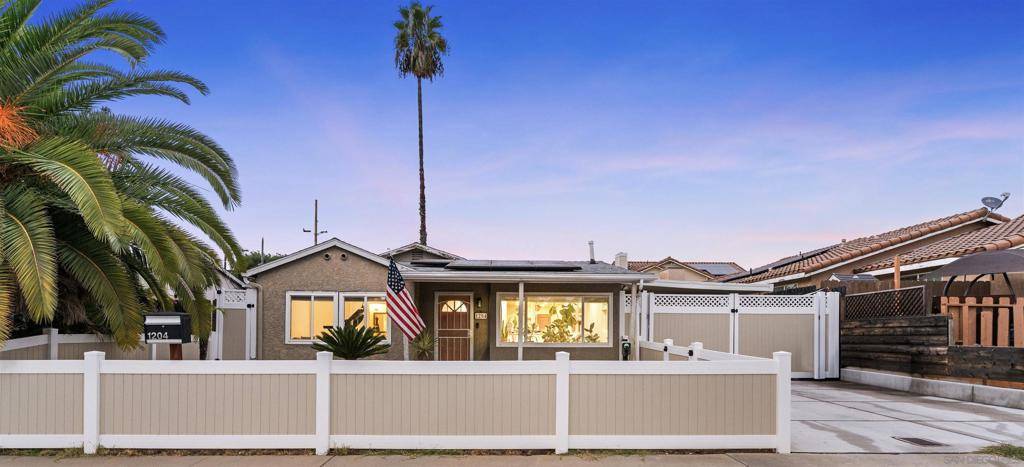 El Cajon, CA 92021,1204 Peach Ave