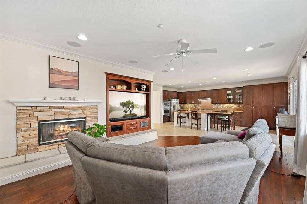 Escondido, CA 92026,10562 Aspen Gln