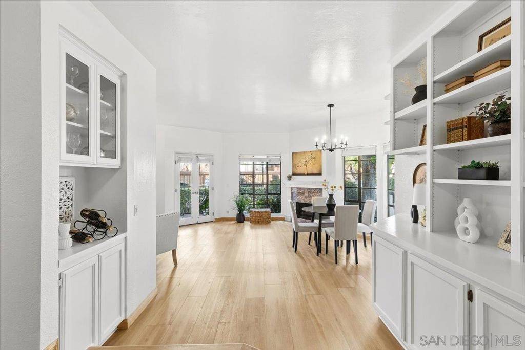 Carlsbad, CA 92009,2630 Pirineos Way #5