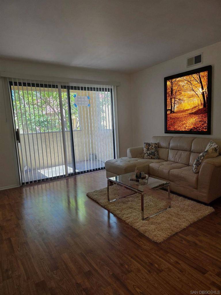 Riverside, CA 92507,1130 W Blaine St #204