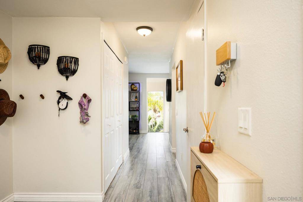 Carlsbad, CA 92008,832 Kalpati Cir #E