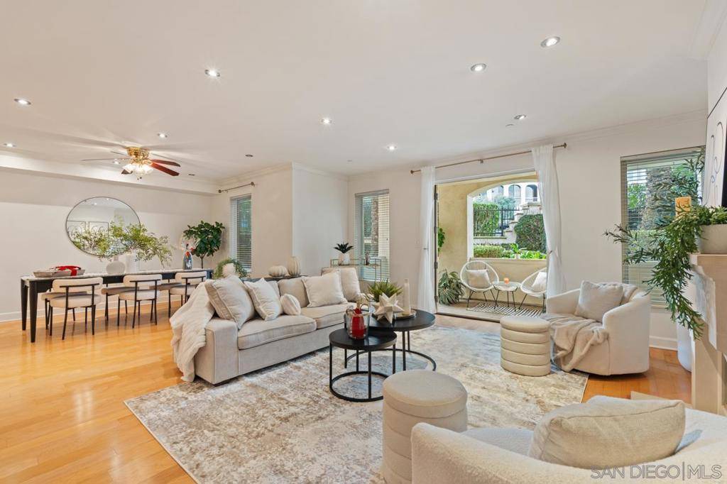 La Jolla, CA 92037,1040 Genter St #103