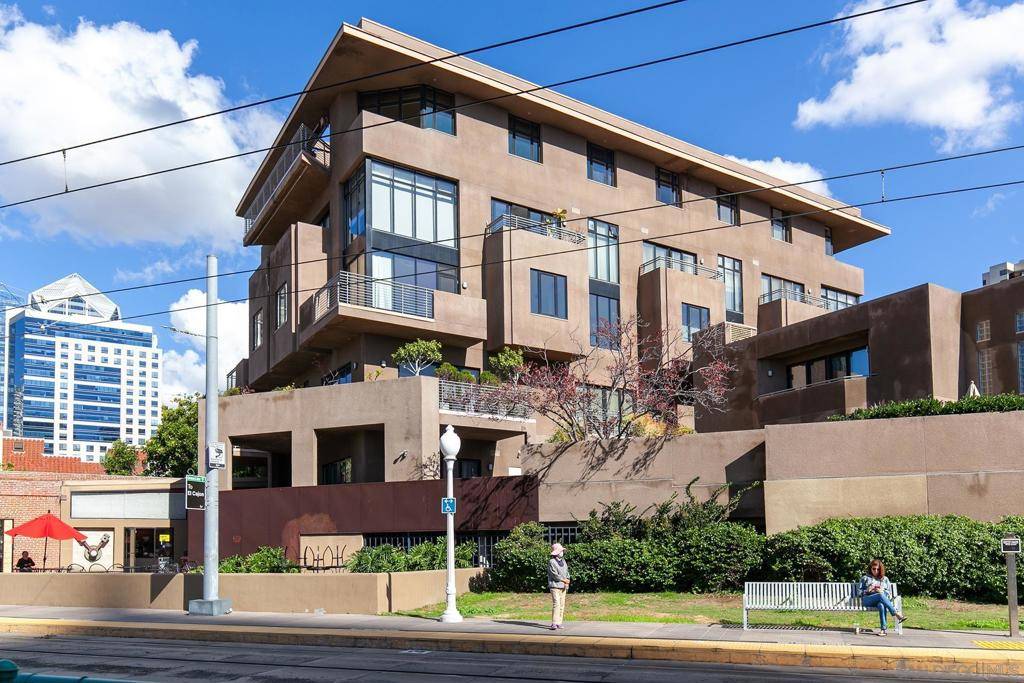 San Diego, CA 92101,611 W G St #321