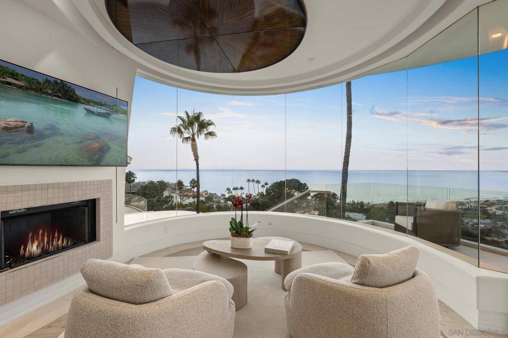 La Jolla, CA 92037,7455 Hillside Dr