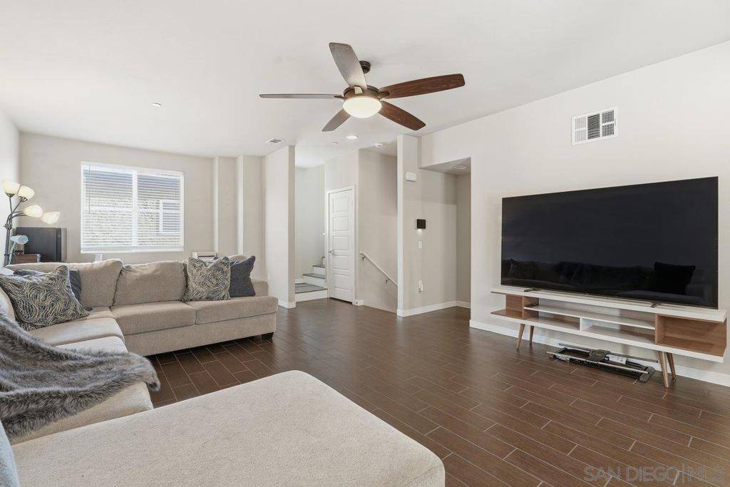 San Diego, CA 92120,4543 Rainier Avenue #19