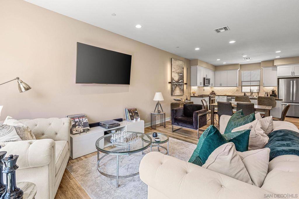 Oceanside, CA 92056,4347 Harbor Way #4