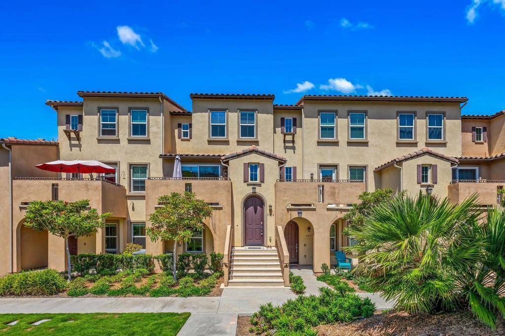 Oceanside, CA 92056,4347 Harbor Way #4