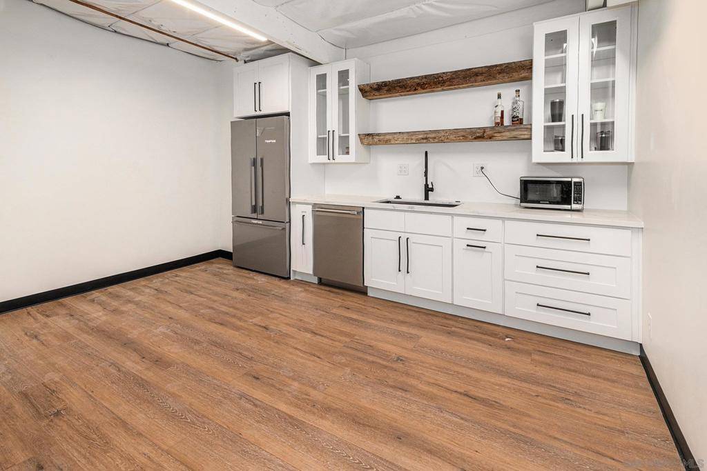 Carlsbad, CA 92010,5731 Palmer Way #C