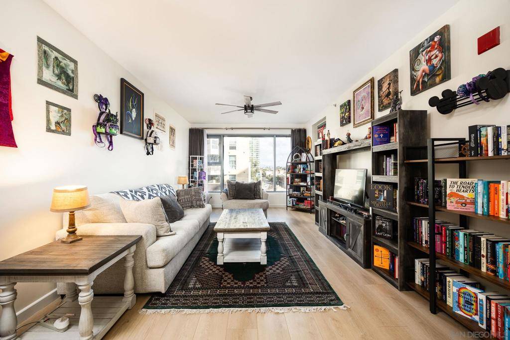 San Diego, CA 92101,1150 J st #606