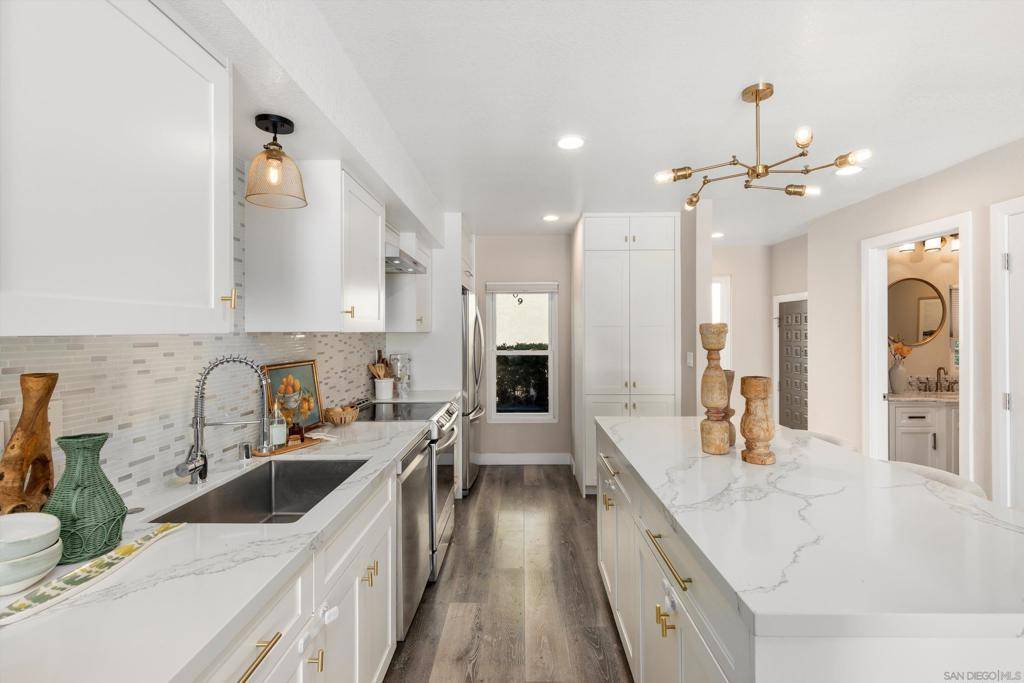 Carlsbad, CA 92009,1913 Alga Rd #A