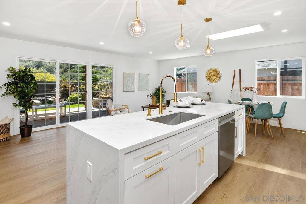 San Diego, CA 92110,5011 Gardena Ave