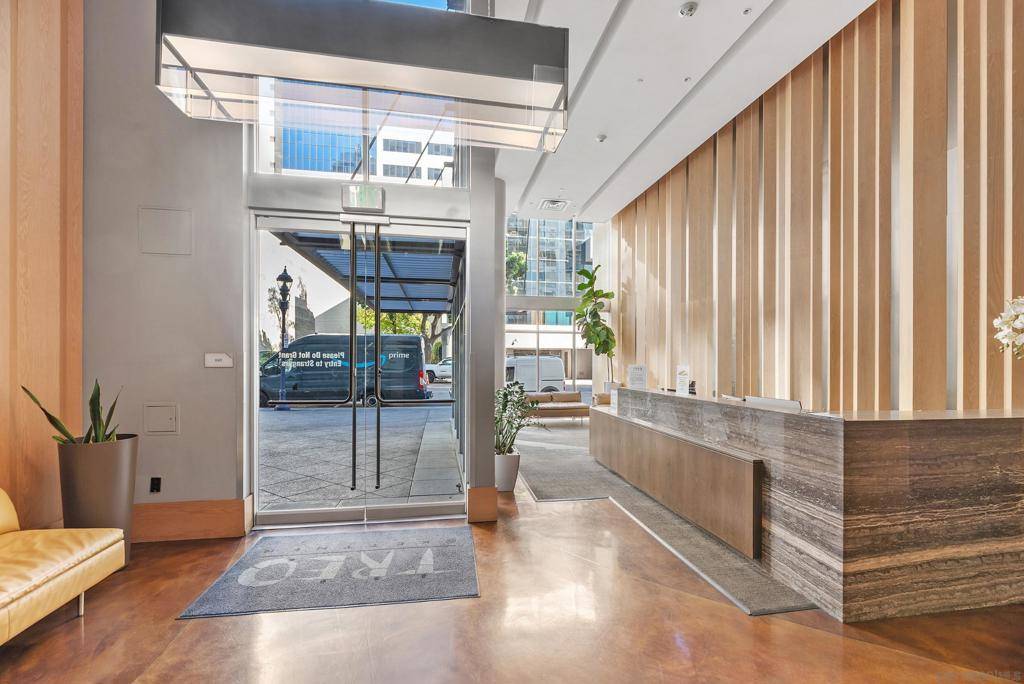 San Diego, CA 92101,1240 India St #2105