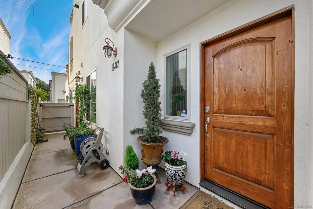 San Diego, CA 92109,1807 Grand Ave