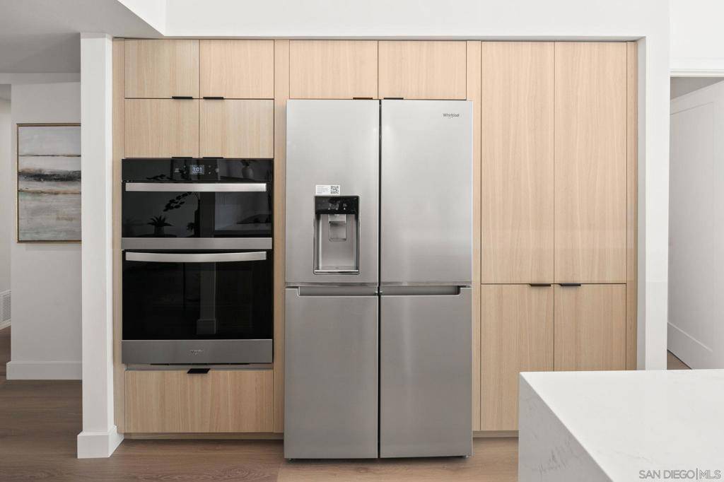 San Diego, CA 92109,2561 Loring st