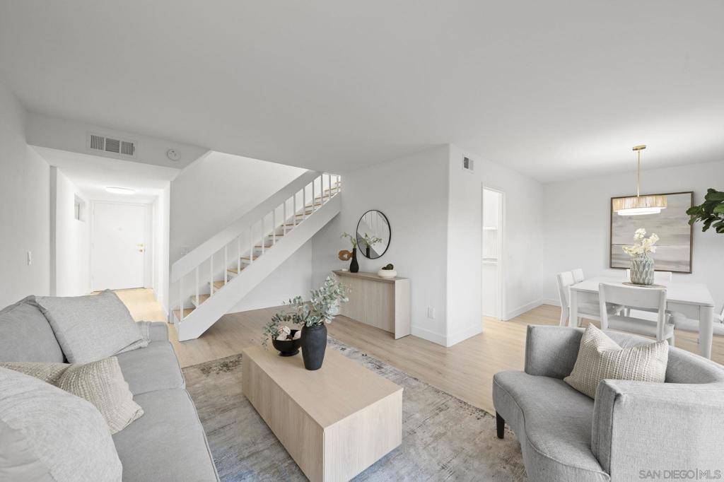 San Diego, CA 92131,9951 Caminito Chirmolla