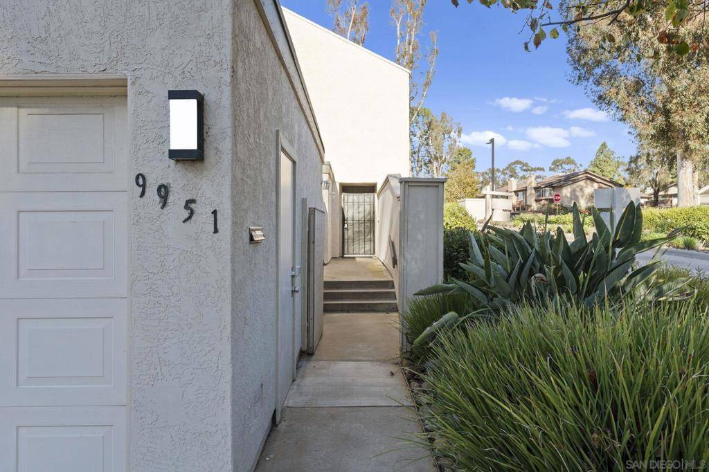 San Diego, CA 92131,9951 Caminito Chirmolla