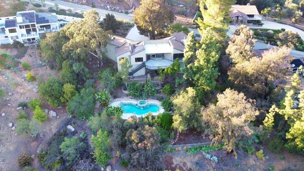 El Cajon, CA 92019,1077 VISTA MADERA LANE