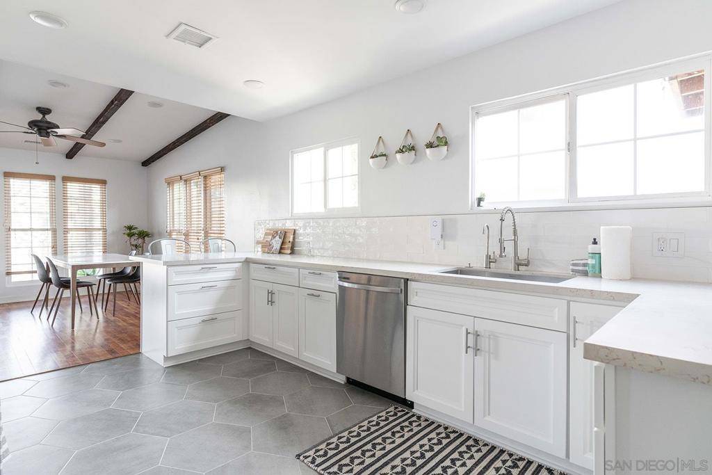 San Diego, CA 92107,4851 Narragansett Ave