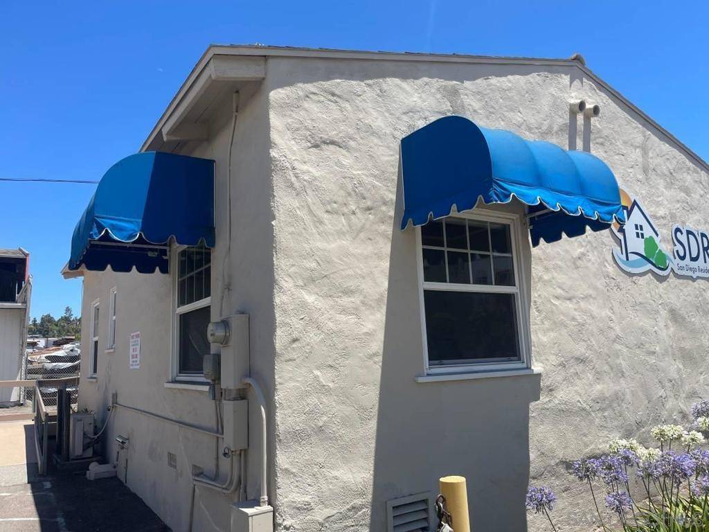 La Mesa, CA 91942,8200 Allison Avenue