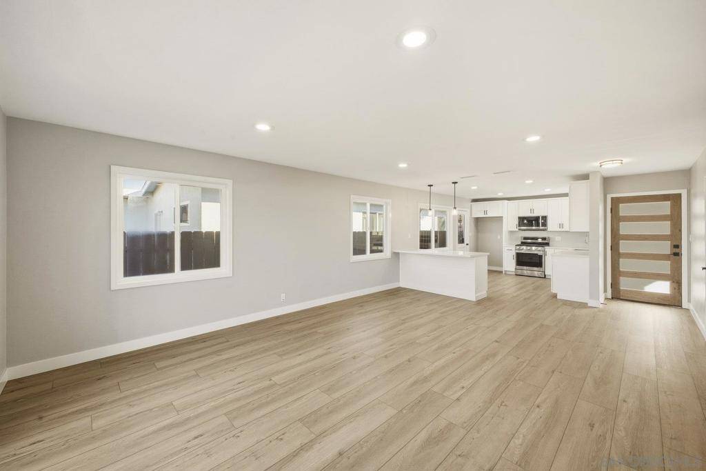 San Diego, CA 92123,2990 Greyling Dr