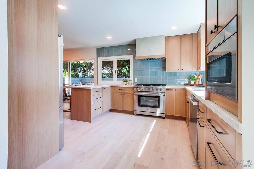 La Jolla, CA 92037,2223 Caminito Preciosa Sur