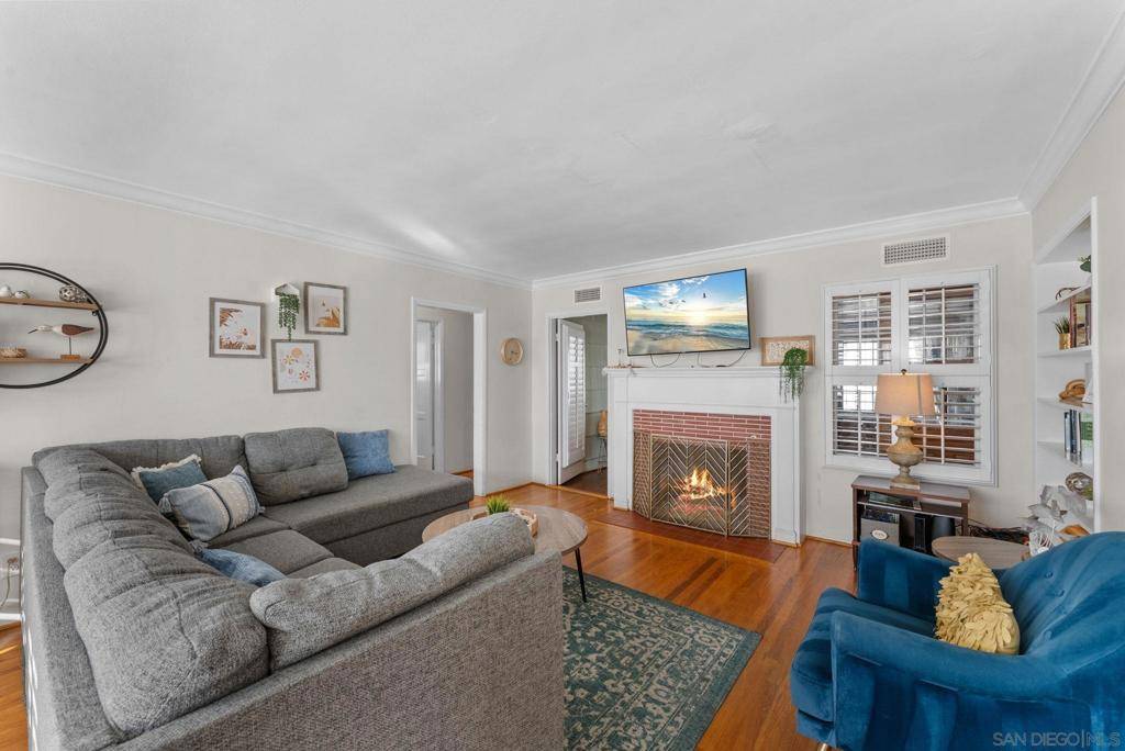 La Jolla, CA 92037,7005 Draper Ave