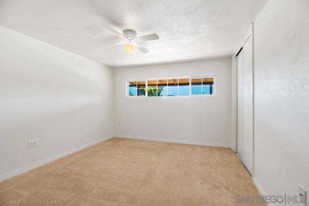 San Diego, CA 92117,4433 Pocahontas