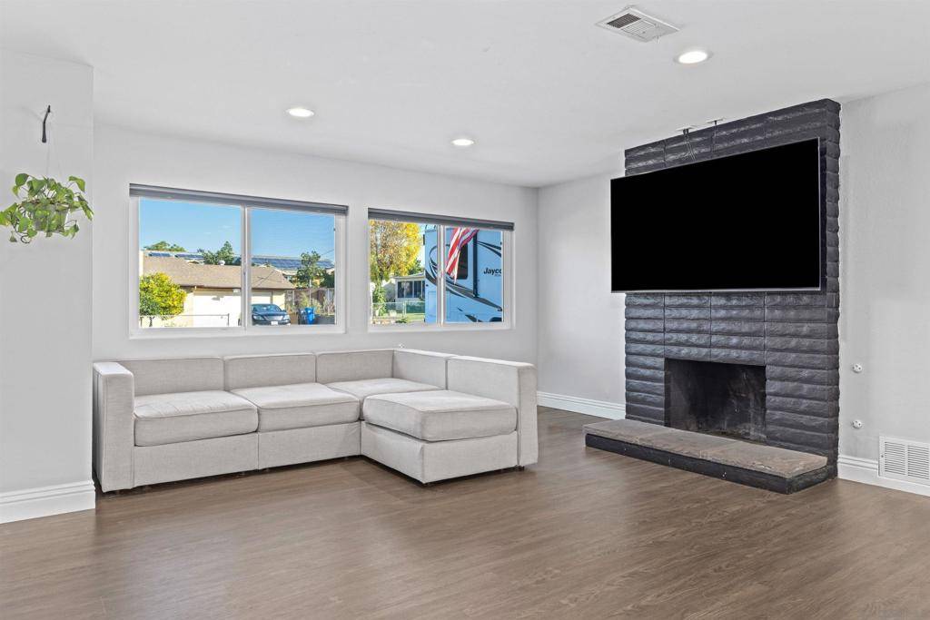 Santee, CA 92071,8802 Blue Boy Ln