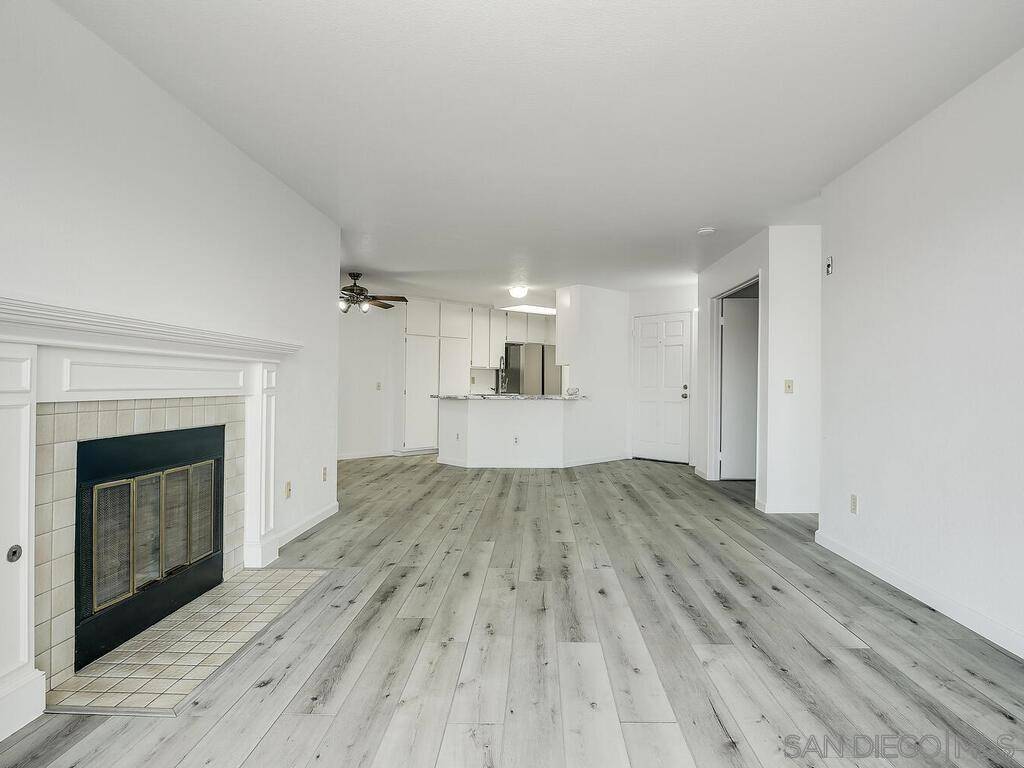 San Diego, CA 92111,7087 Camino Degrazia #141