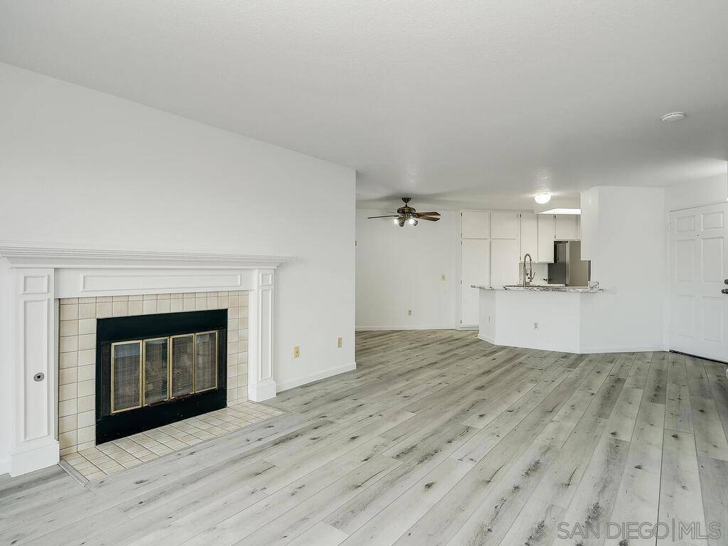 San Diego, CA 92111,7087 Camino Degrazia #141